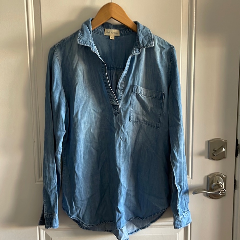 Cloth and Stone Chambray Shirt- M